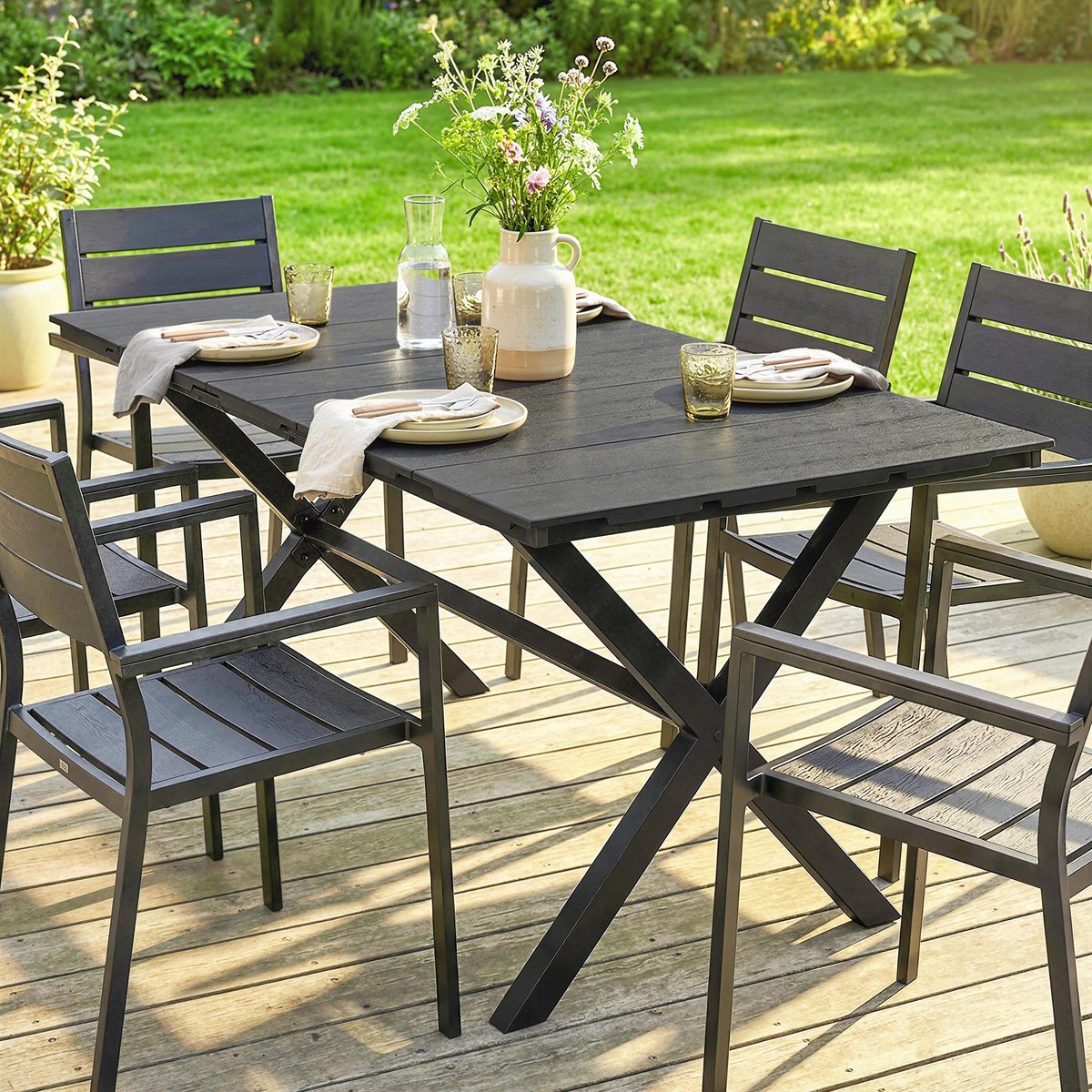 Table de jardin rectangulaire 4-6 personnes noir, OUTSUNNY