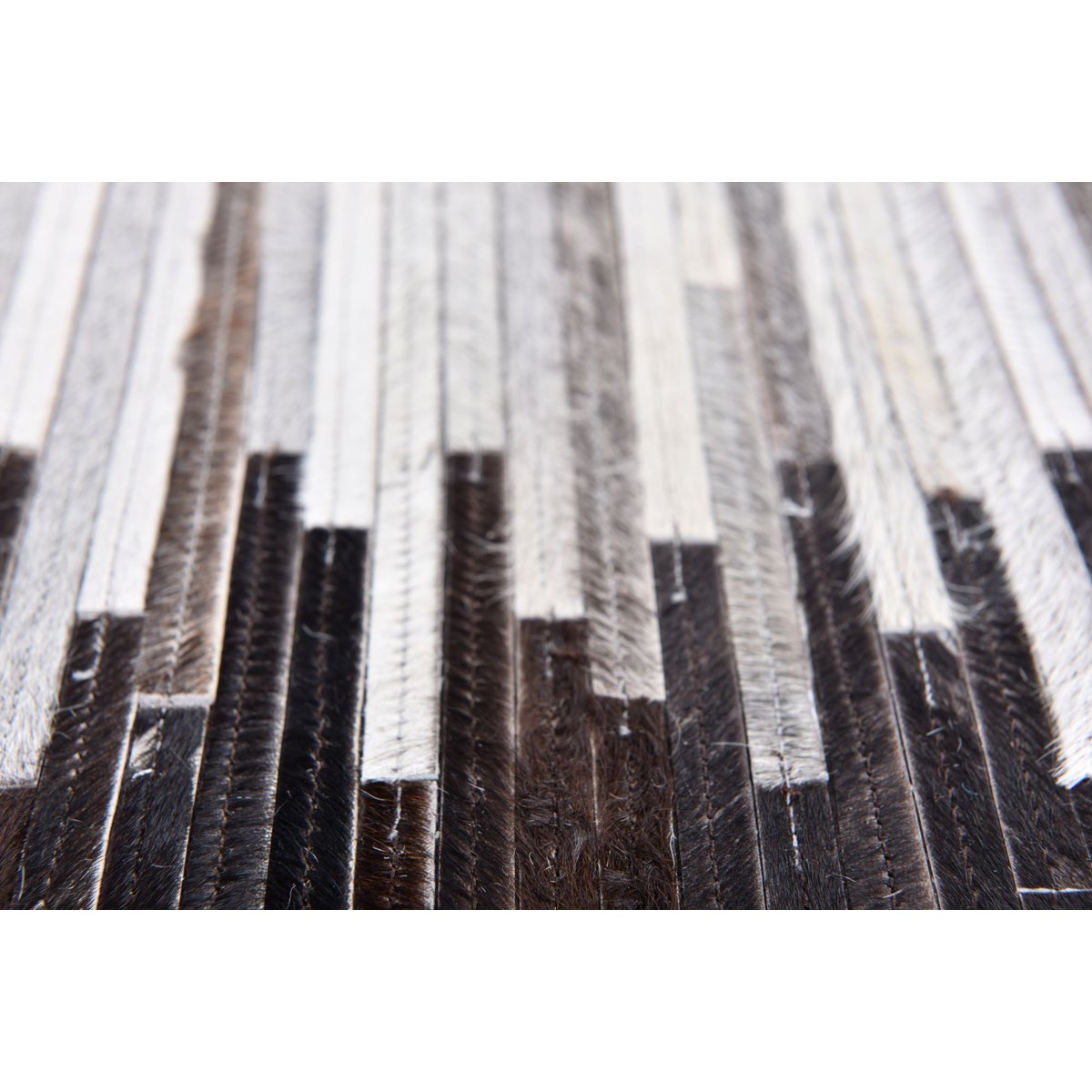 Tapis salon Kobe, 100% cuir de vache argent multicolore, THEKO