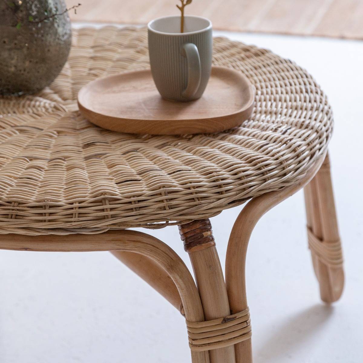 Table basse en rotin ronde NOHAN bois clair, MADE IN MEUBLES