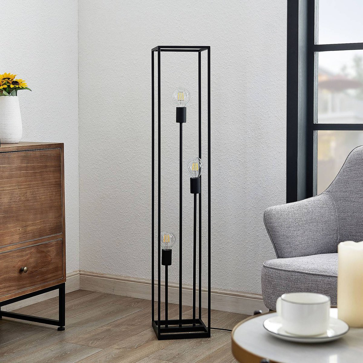 Lampadaire en métal vintage, Krisha noir, LINDBY
