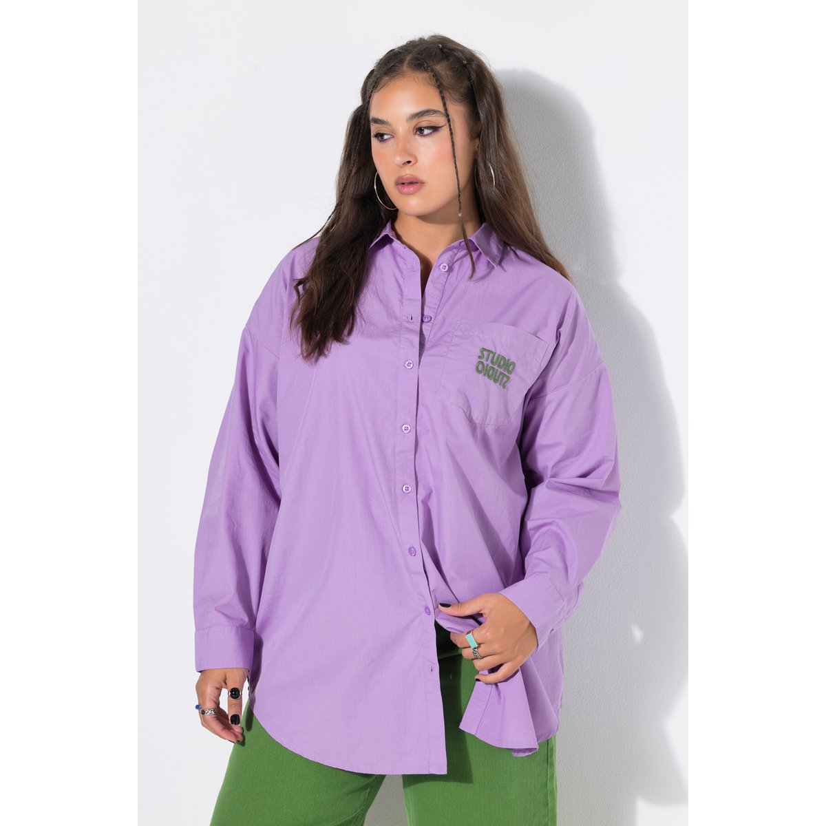 Chemisier oversized avec broderie sur la lilas, STUDIO UNTOLD