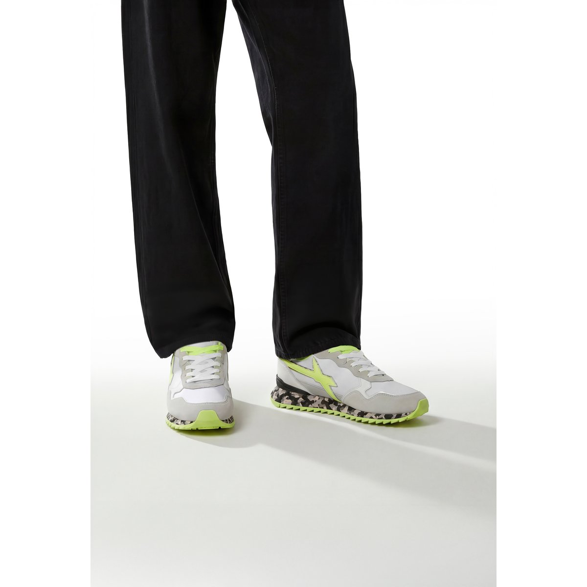 Sneakers en tissu technique et en daim JET-M. blanc-jaune-, W6YZ