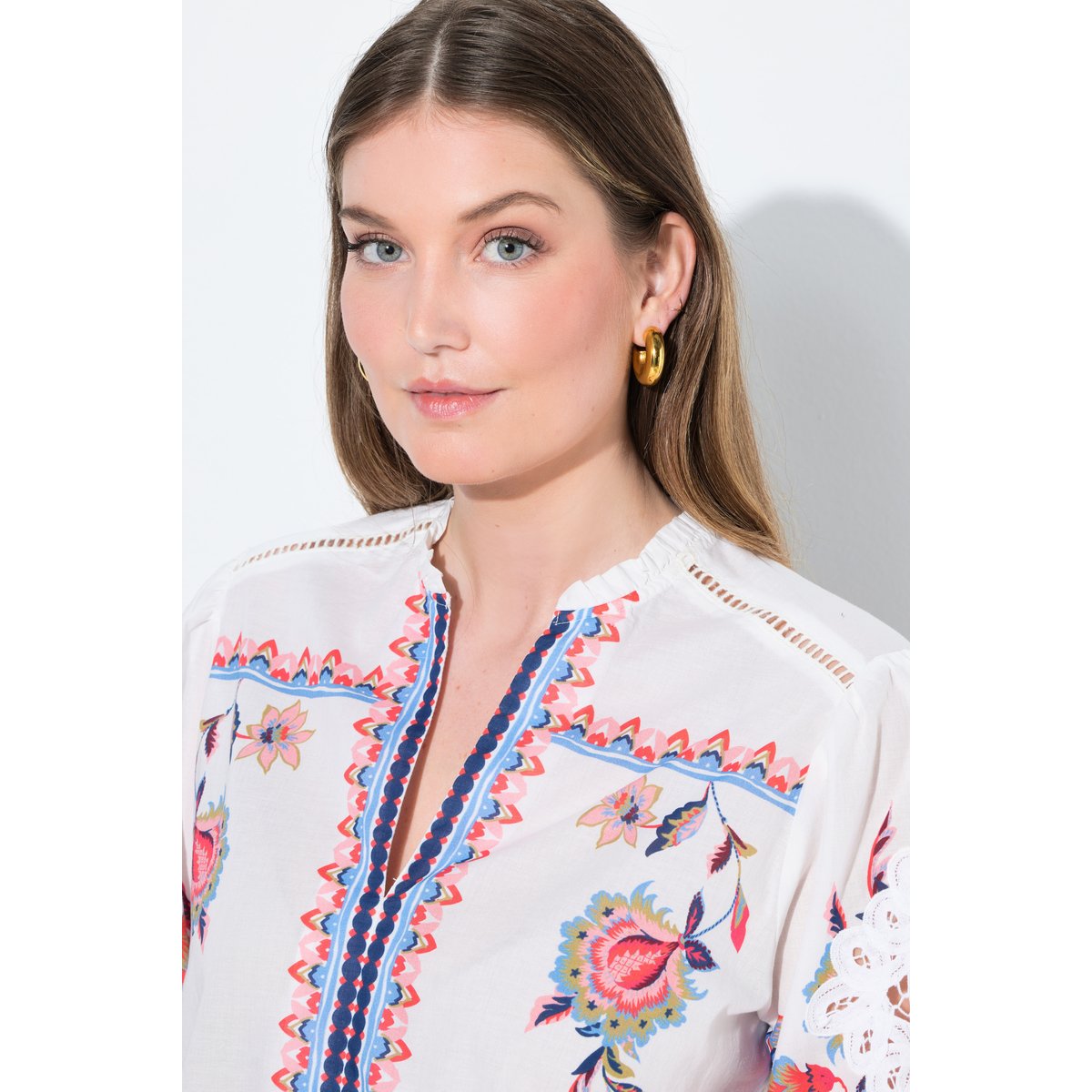 Chemisier avec broderie ajourée blanc cassé, ULLA POPKEN