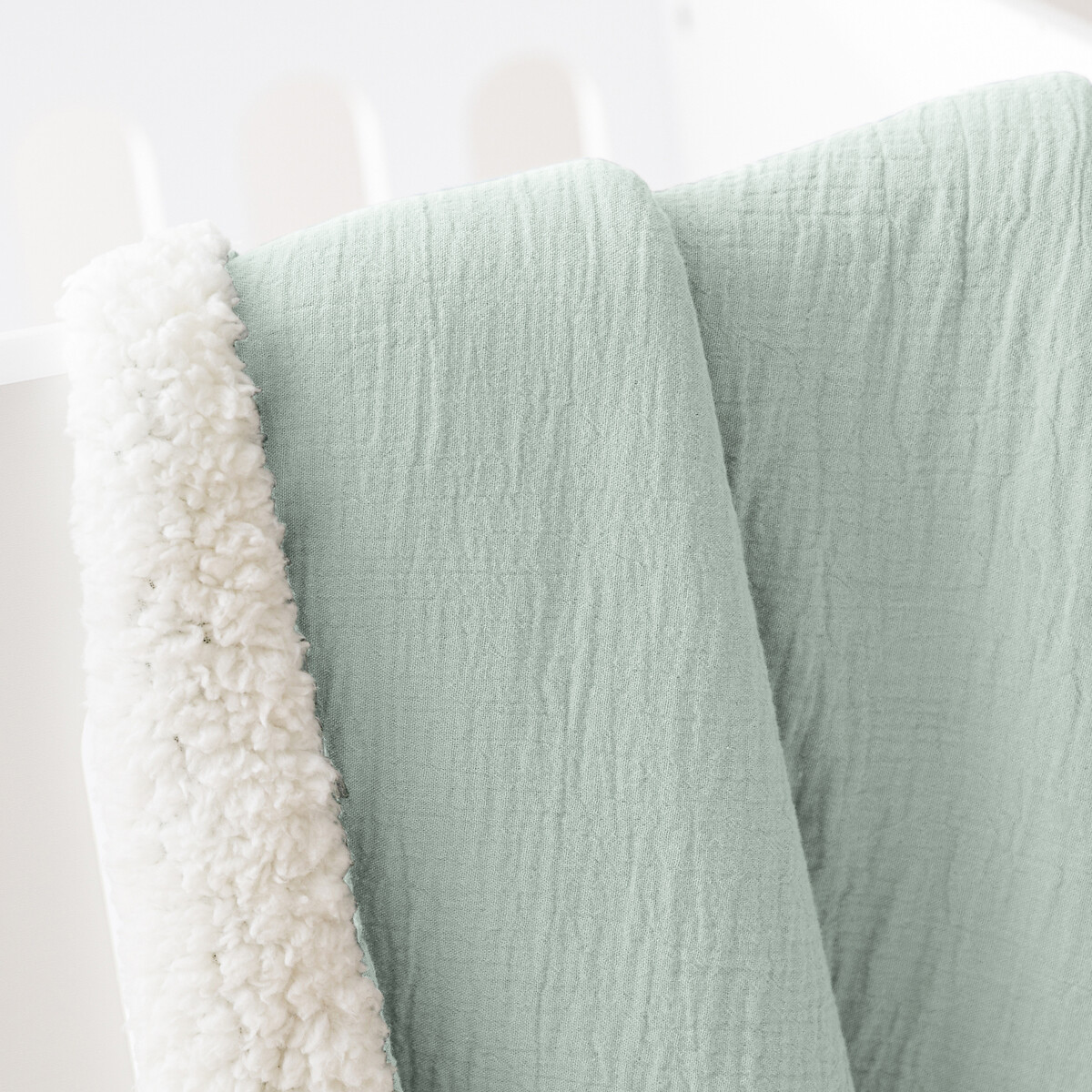 Couverture unie bébé gaze coton et sherpa Kumla vert de gris, LA REDOUTE INTERIEURS