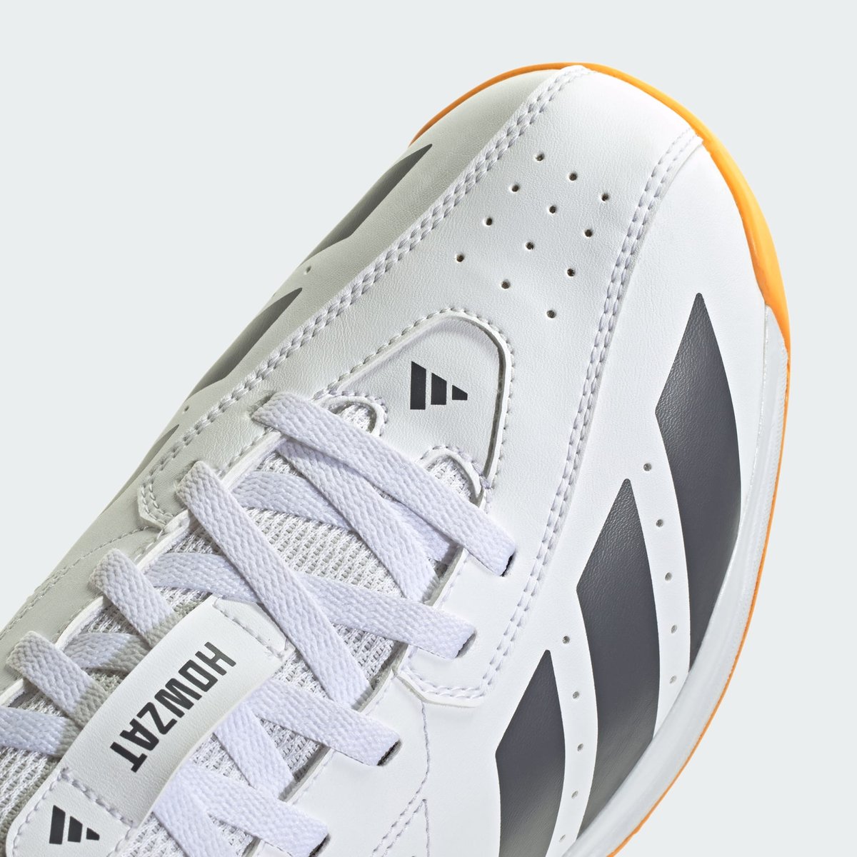 Basket Howzat Spike Basket Howzat Spike cloud white / aurora onix / lucid tangerine, adidas Performance