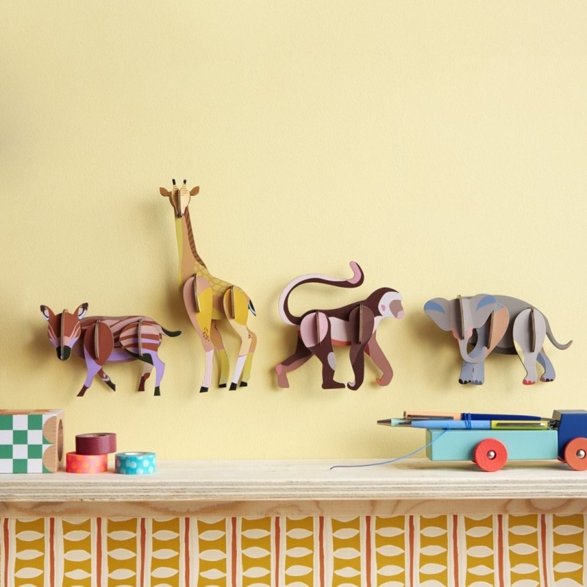 Décoration murale girafe carton jaune, STUDIO ROOF