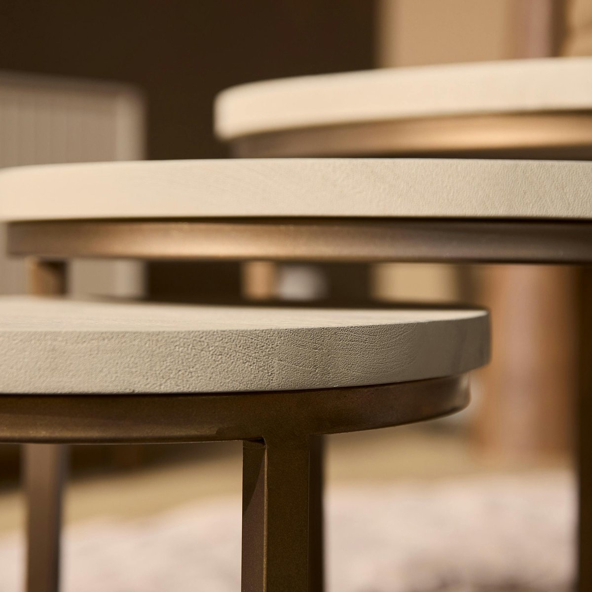 Table basse gigogne bois sable pied bronze (lot de 3) CORTINA beige, PIER IMPORT