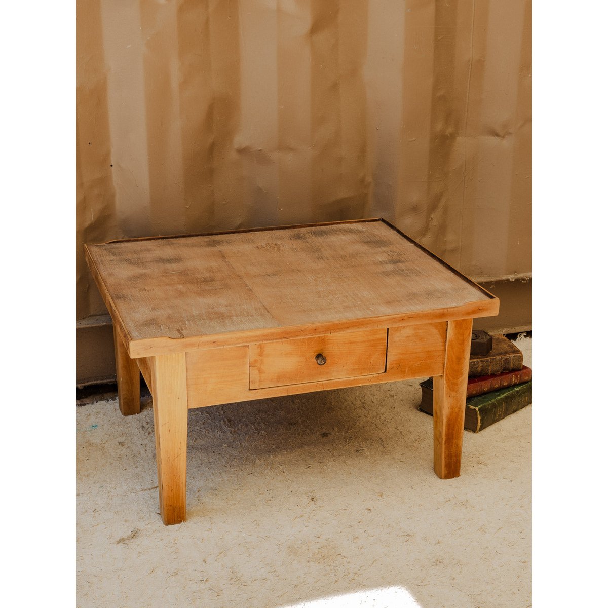 Table basse en bois Léonie N°1057 - Bon état bois clair, DEBONGOUT