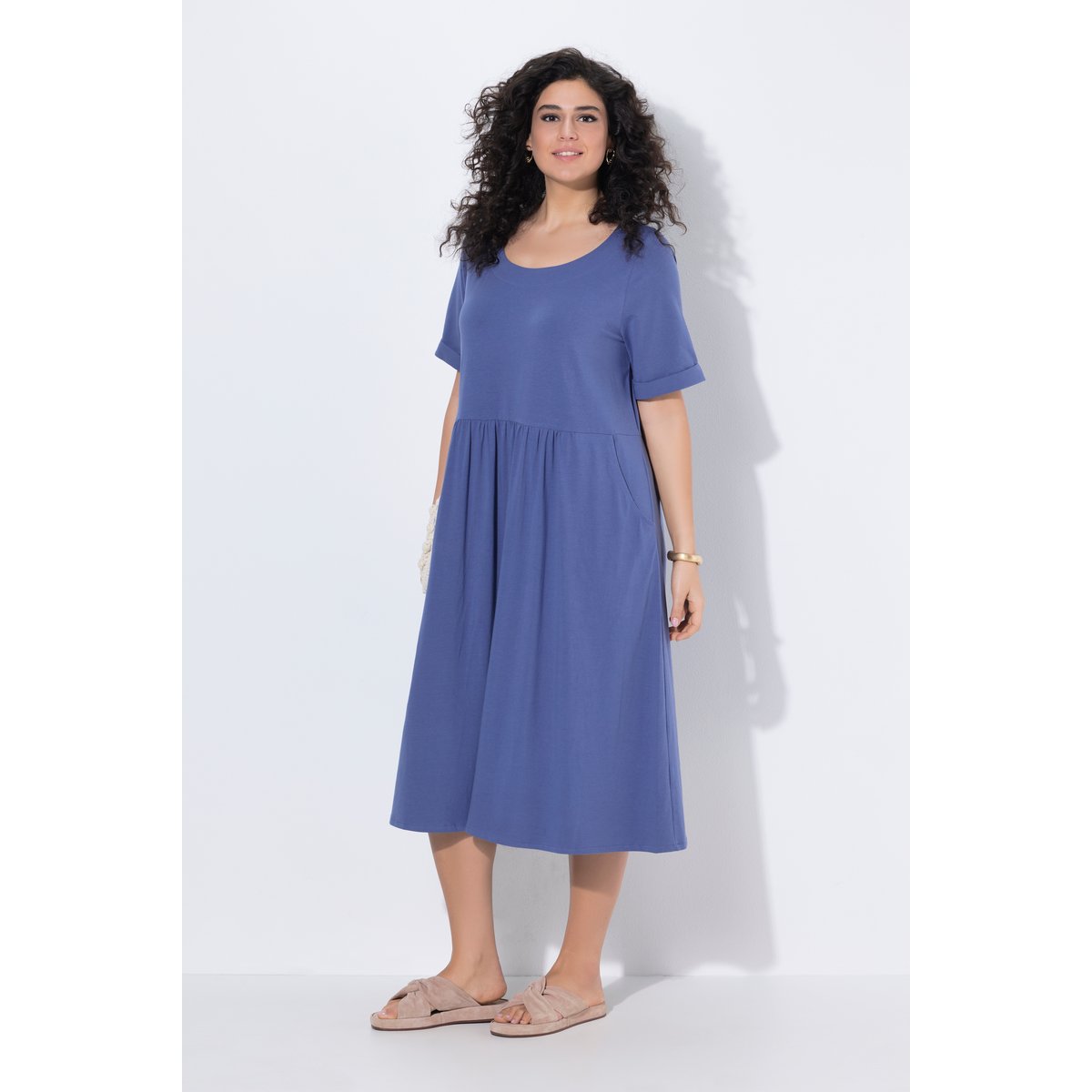Robe midi en jersey. Décolleté bleu atlantique, ULLA POPKEN