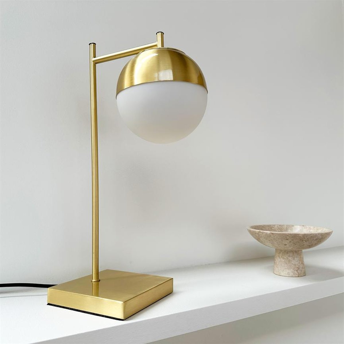 Lampe à poser en Métal brass Caen brass, DYBERG LARSEN