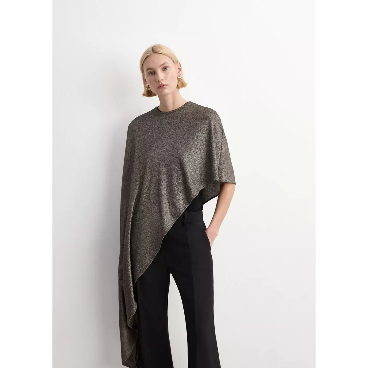 Cape asymétrique en fil textile noir, MANGO