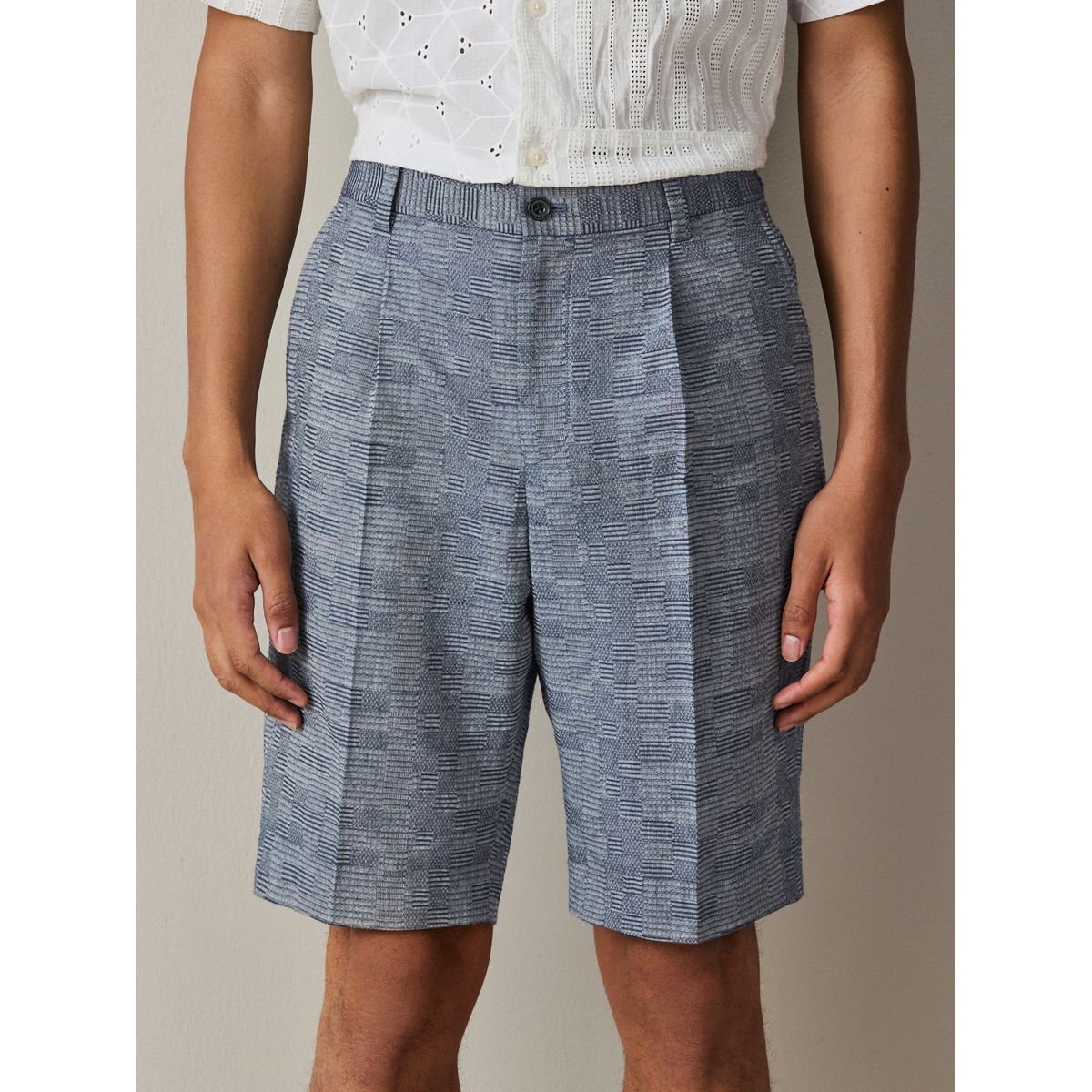 Short de costume en coton texturé carreaux bleu, NEXT