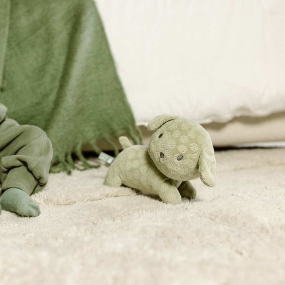 Peluche Snuffy, le chien de Miffy - Flower Vert vert, PIOUPIOU ET MERVEILLES