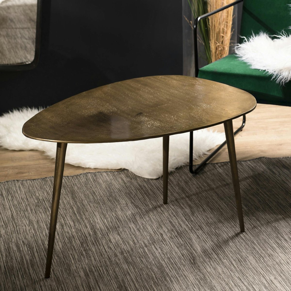 Table basse moderne forme goutte métal doré 85x56cm ZALA doré, PIER IMPORT