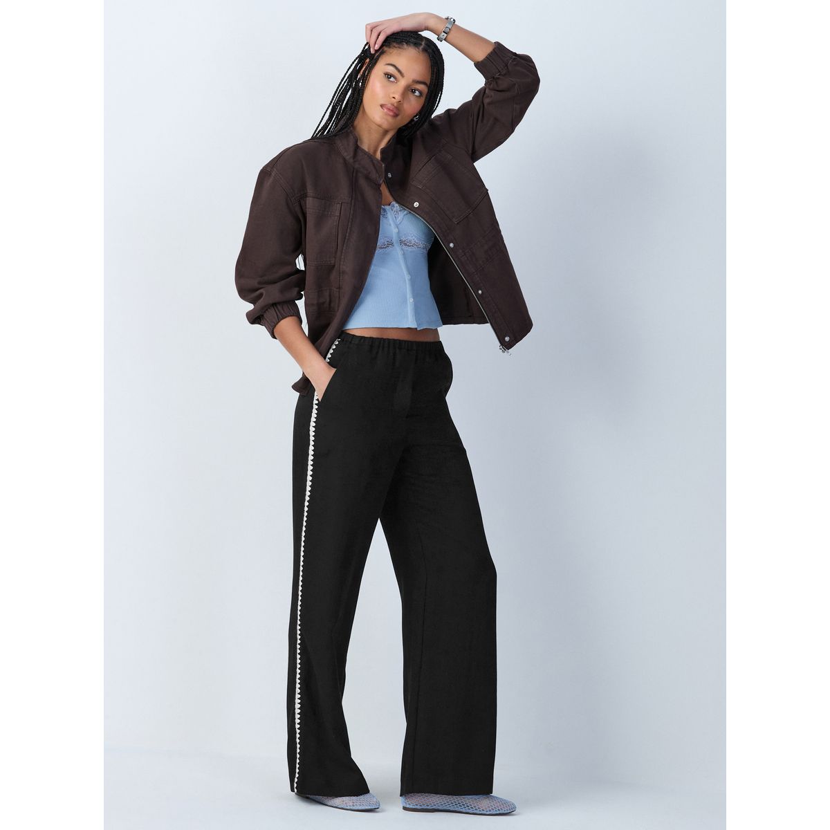 Pantalon large avec détail brodé noir, NEXT