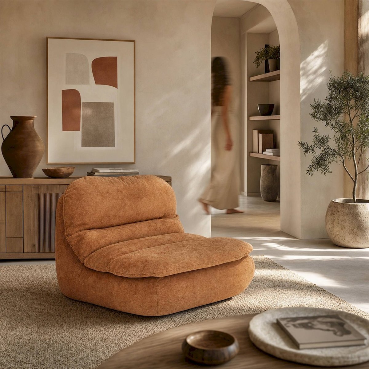 Chauffeuse basse en tissu moelleux beige, RECOLLECTION
