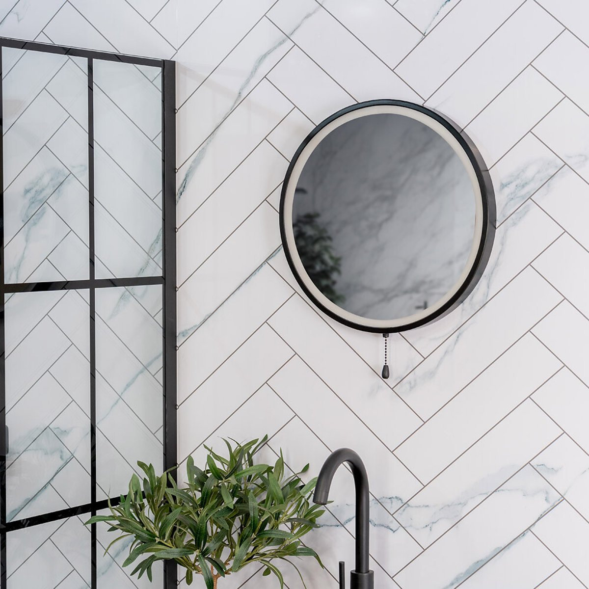 Round Battery Operated Bathroom Mirror black, SO'HOME