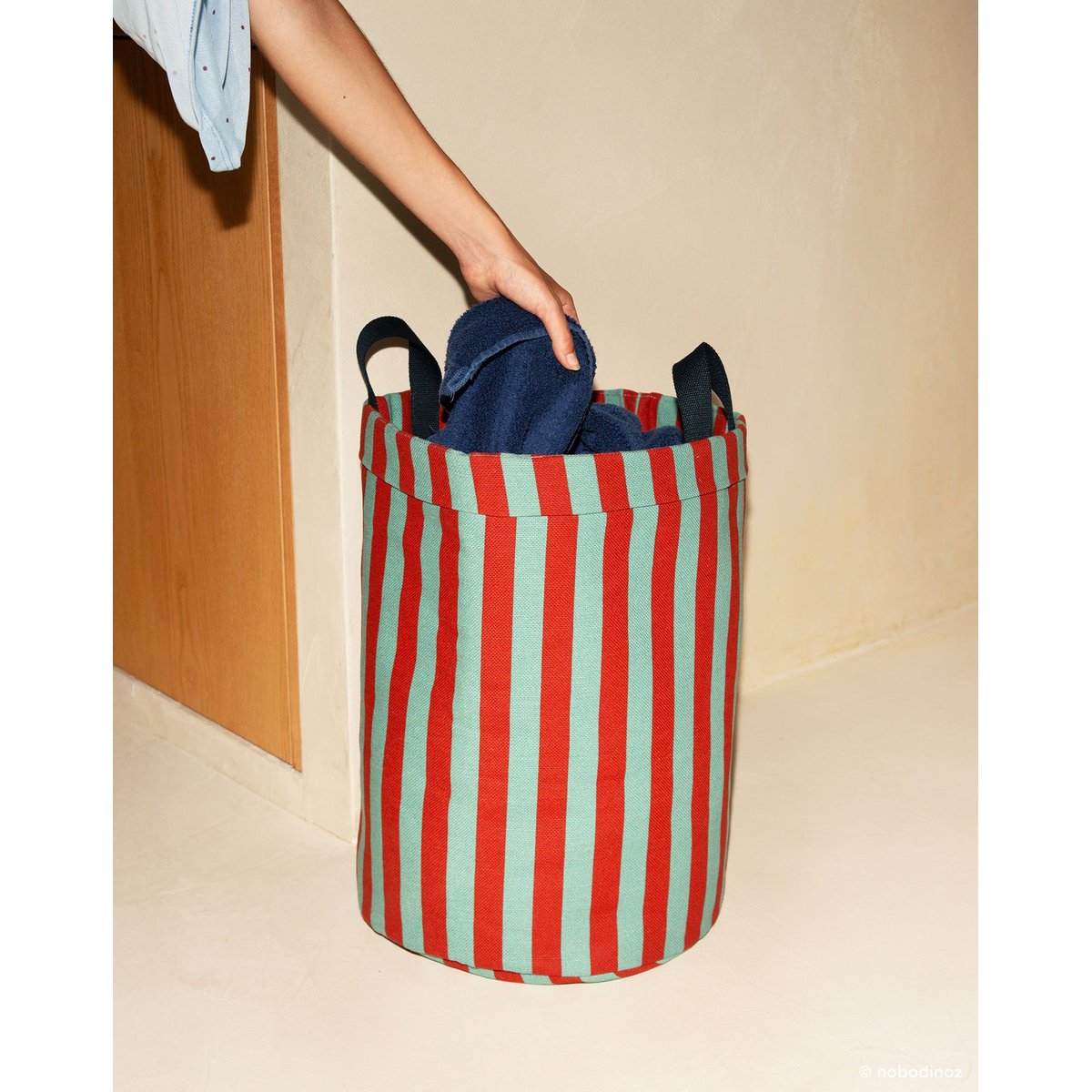 Grand panier de rangement rond red teal green stripes, NOBODINOZ