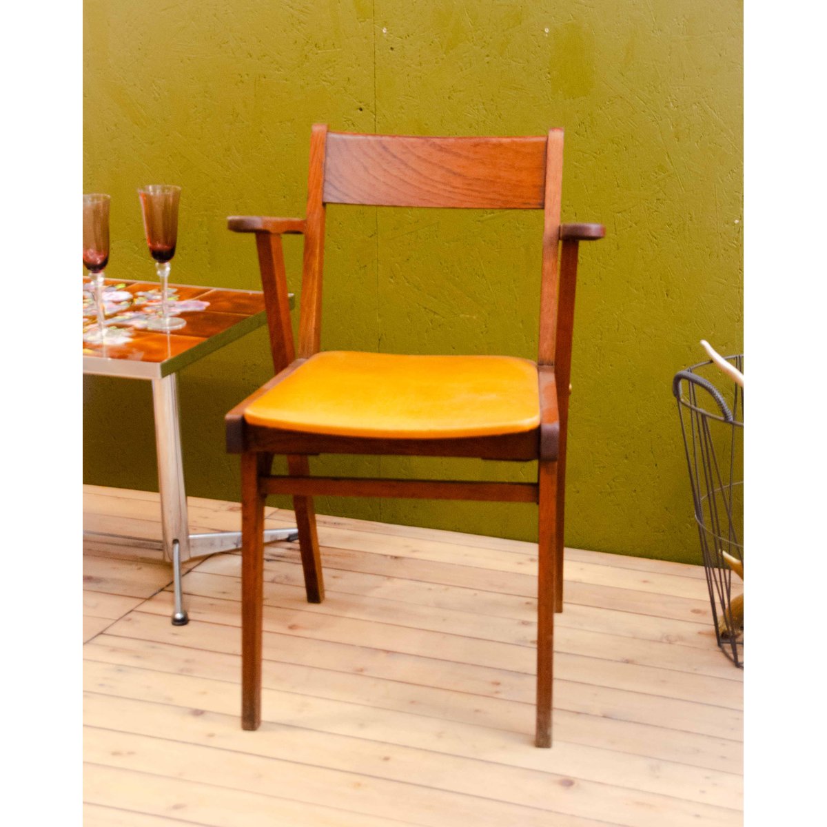 Chaise en bois Claude N°1587 - Bon état marron, DEBONGOUT