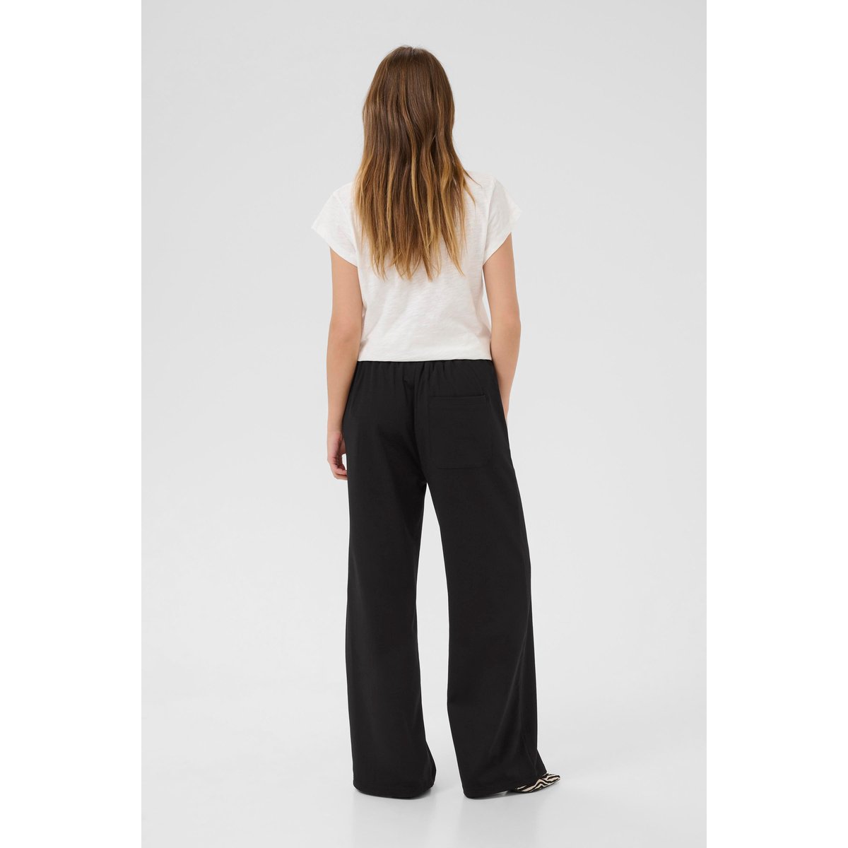 Pantalon casual noir, CULTURE