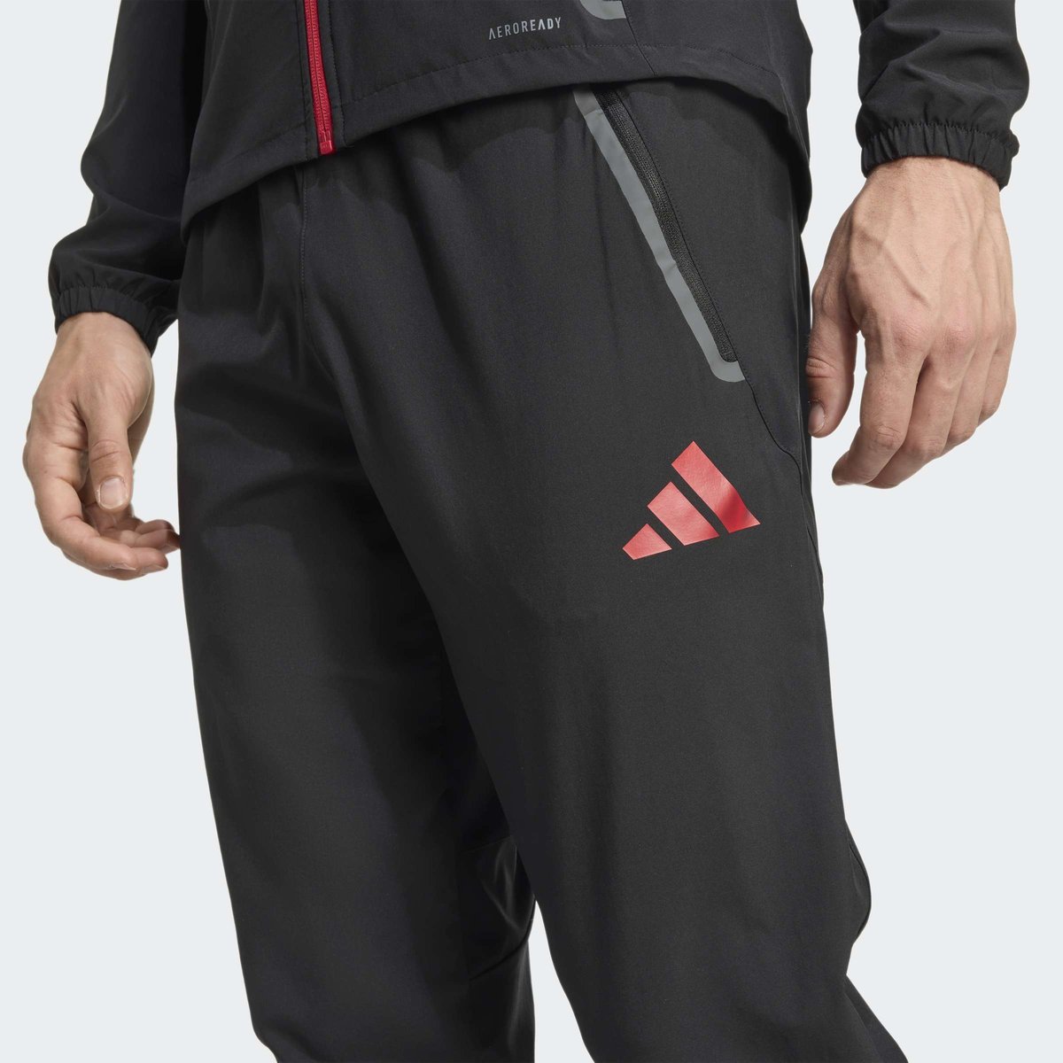 Pantalon Liverpool Fc Tiro 25 Competition Vis Tech Travel Pantalon Liverpool Fc Tiro 25 Competition Vis Tech Travel black / strawberry red, adidas Performance