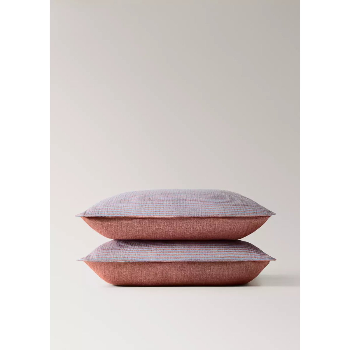 Deux taies d’oreiller coton mousseline à rayures réversibles 60x60 cm rose géranium, MANGO HOME
