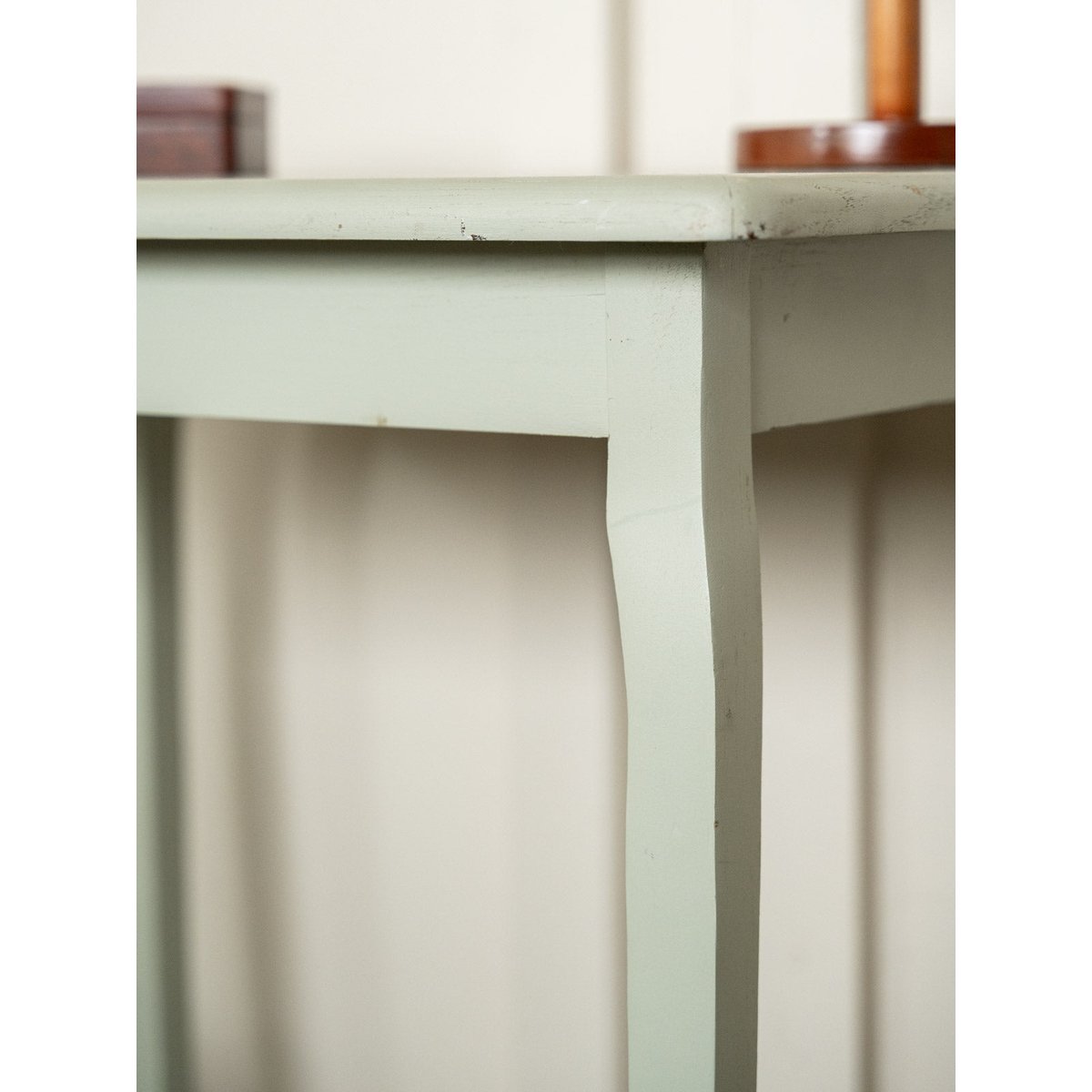 Petite table d'appoint Francine N°1591 - Bon état gris, DEBONGOUT
