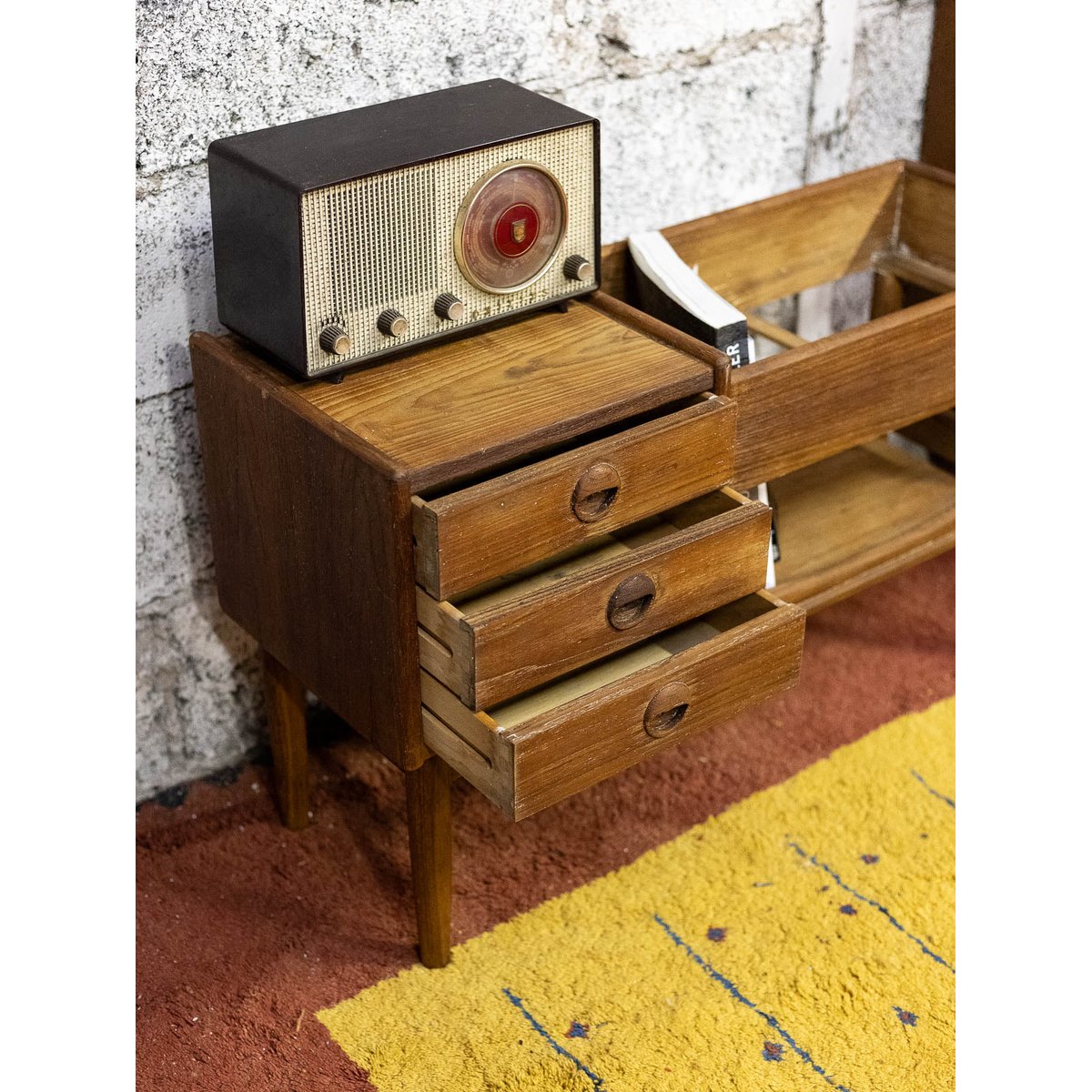 Commode au style original Garance N°785 - Bon état marron, DEBONGOUT
