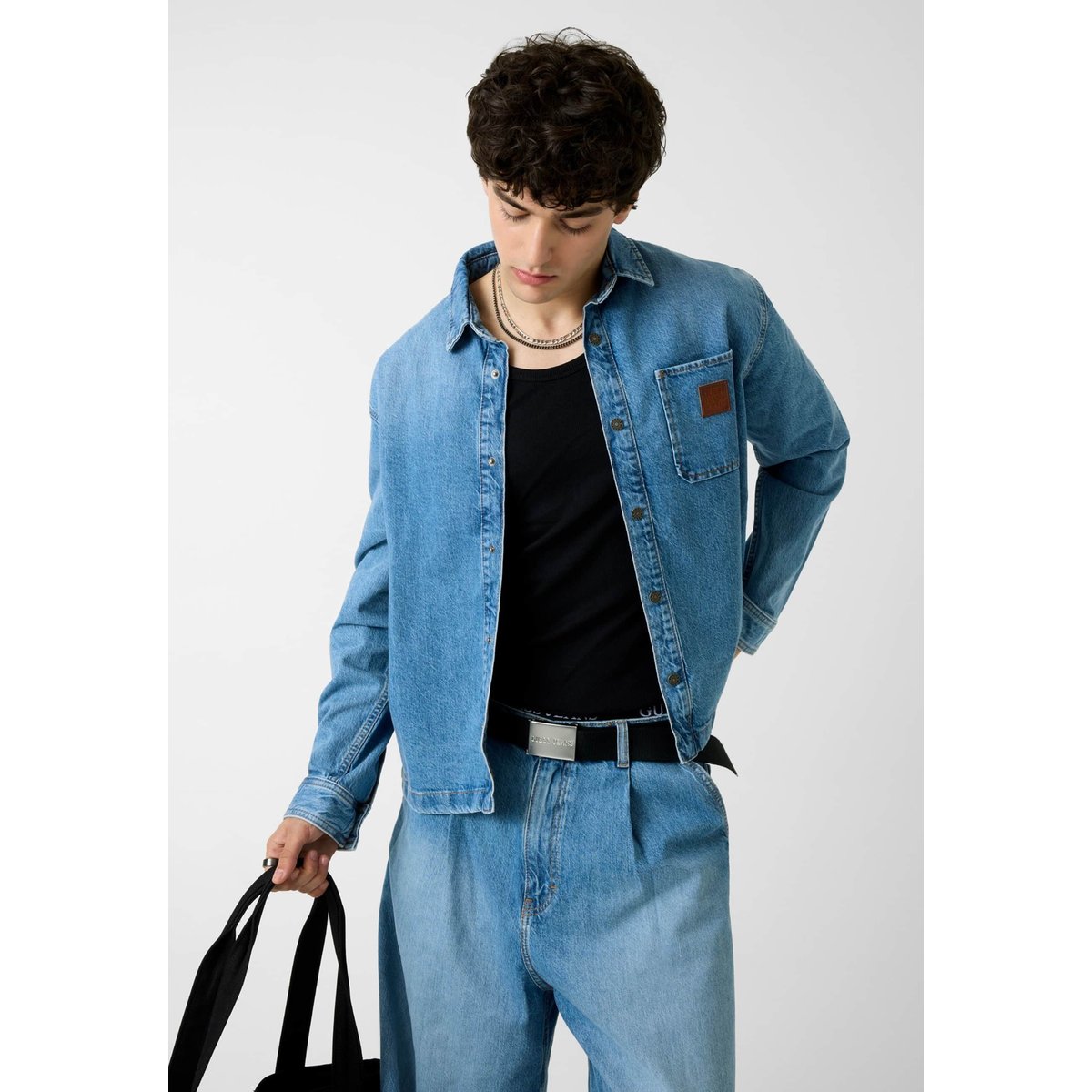 Chemise En Denim Surdimensionnée bleu clair, GUESS JEANS