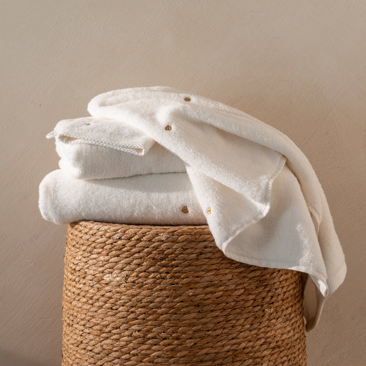 Serviette invité coton ZEPHIRE ivoire/coeur, CARRE BLANC