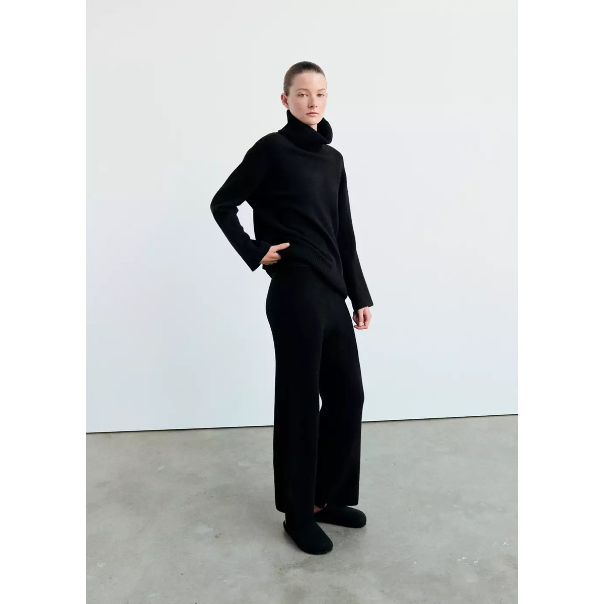 Pull de pyjama en maille col roulé noir, MANGO