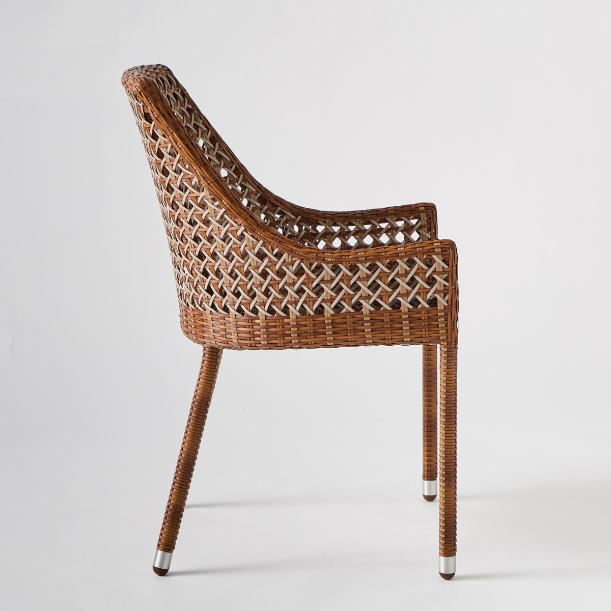 Fauteuil de table en résine tressée ANTIBES LATERITE rotin teinté "miel", KOK
