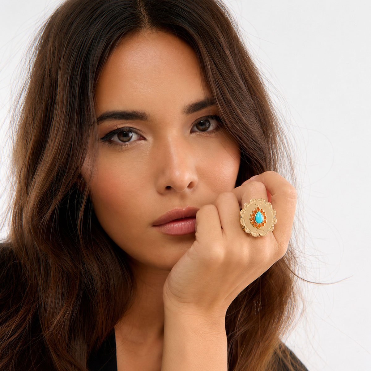 Bague réglable avec perles et cabochon central IONI noir, HIPANEMA
