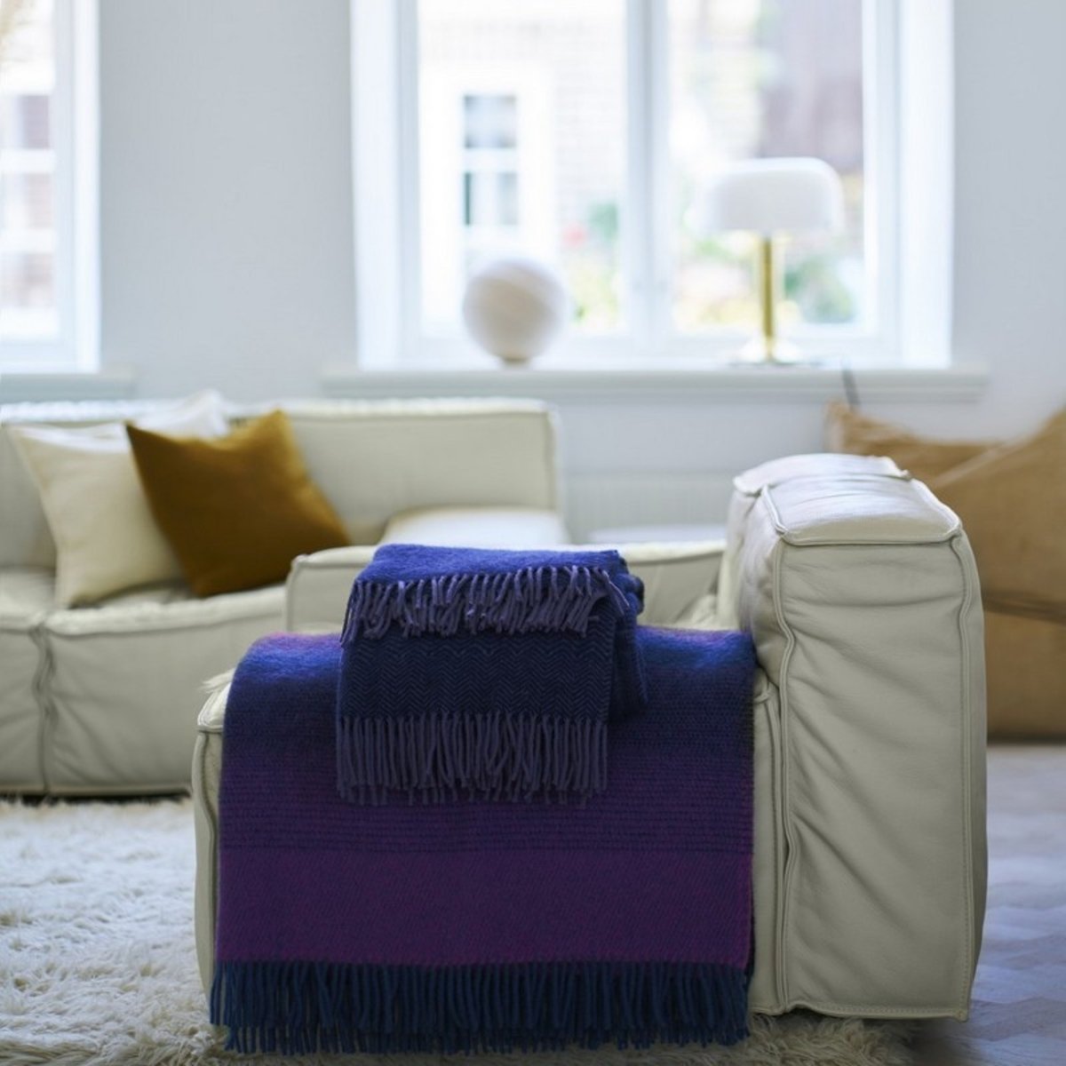 Plaid laine agneau design  AURORA violet, KLIPPAN