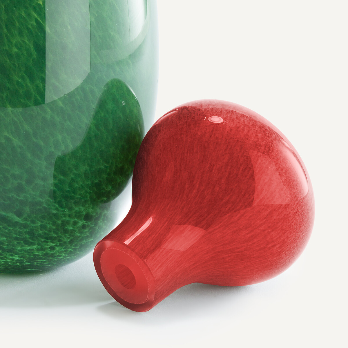 Vase flacon en verre soufflé, H30,5 cm, Stine vert/rouge, AM.PM