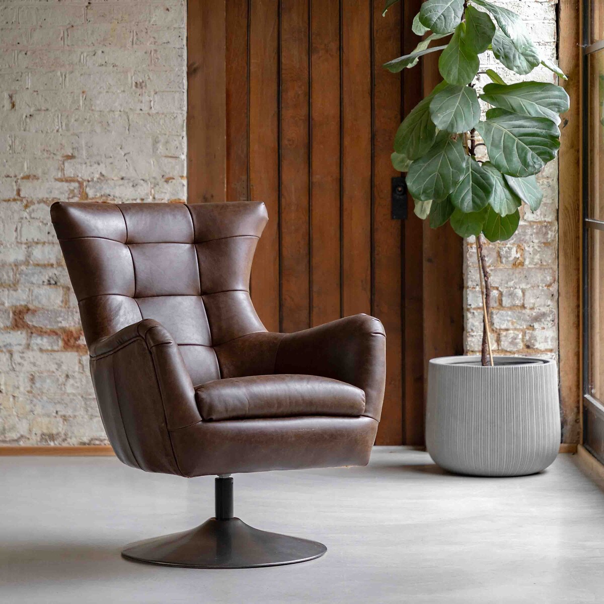 Bertram Swivel Leather Accent Chair walnut, ÉDITÉ