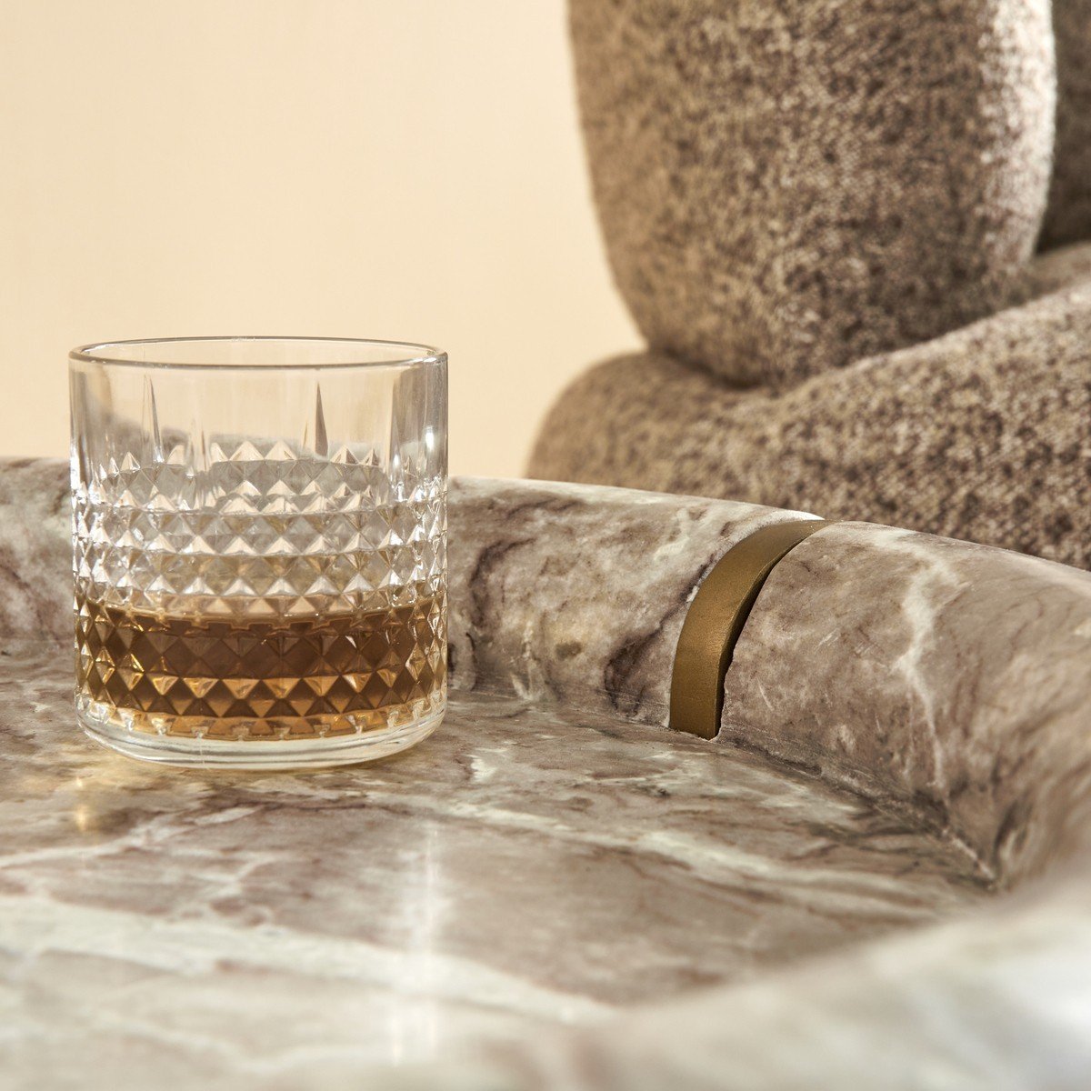 Petite table basse en marbre et métal PROSPER beige, SIGNATURE