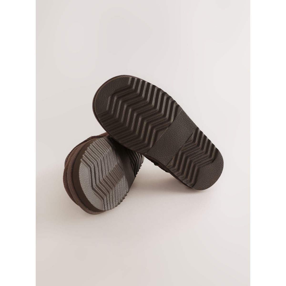 Chaussures en daim marron chocolat, NEXT