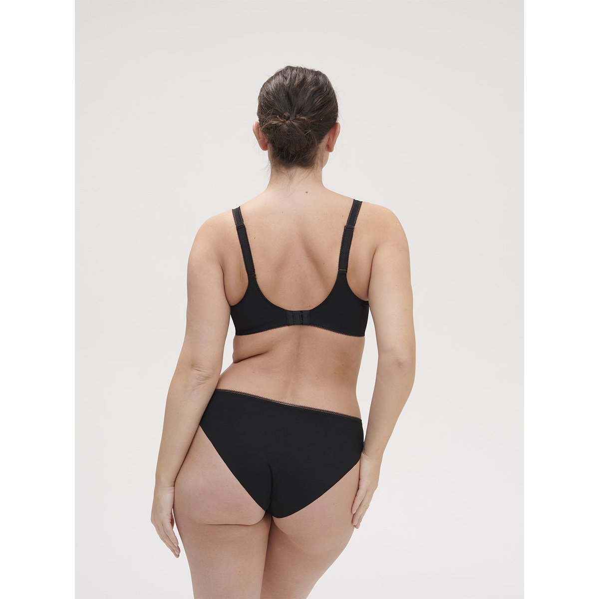 Soutien-gorge avec armatures emboitant, AMAZONE noir, SIMONE PERELE