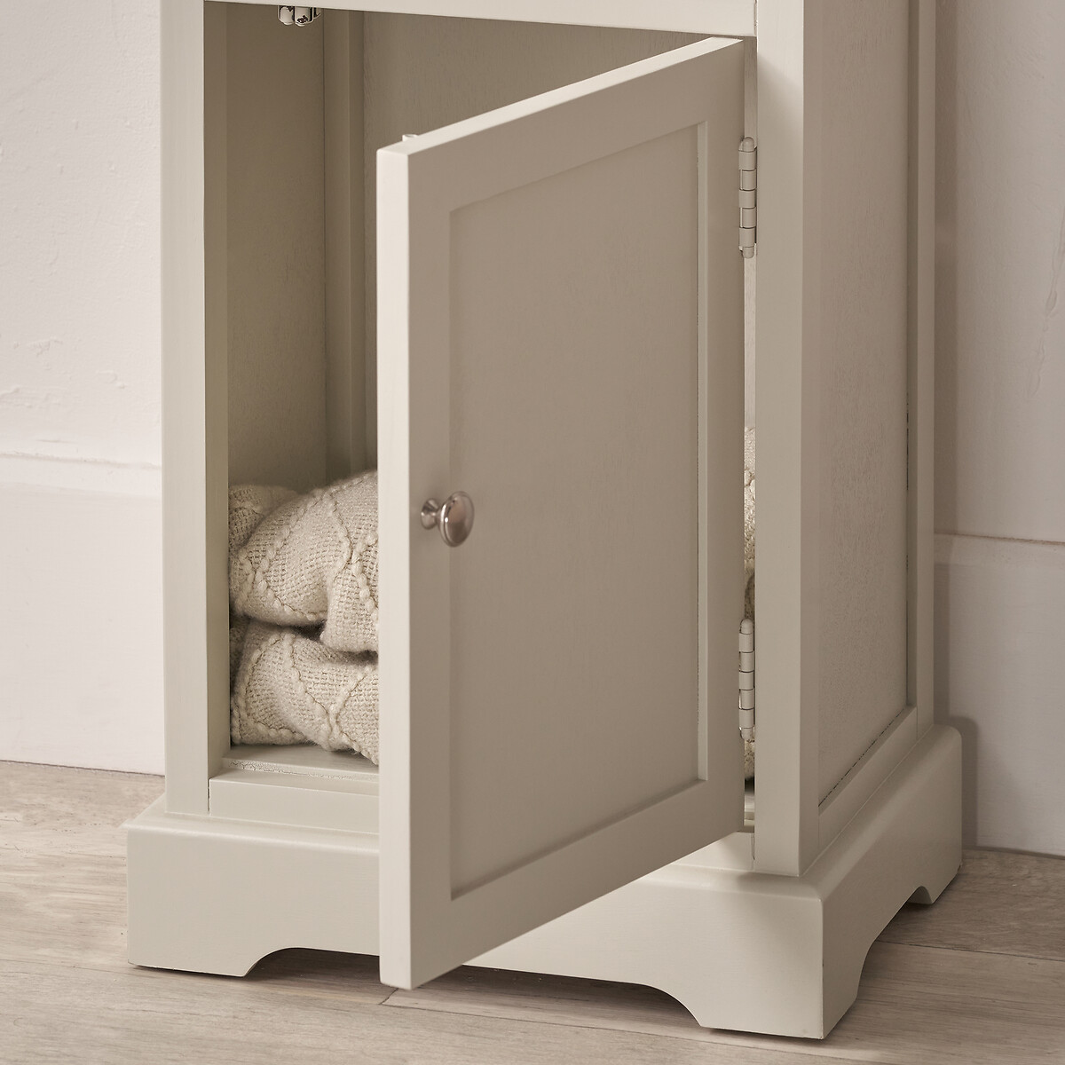 Cotsen Pine Wood Slim Display Unit cream, SO'HOME