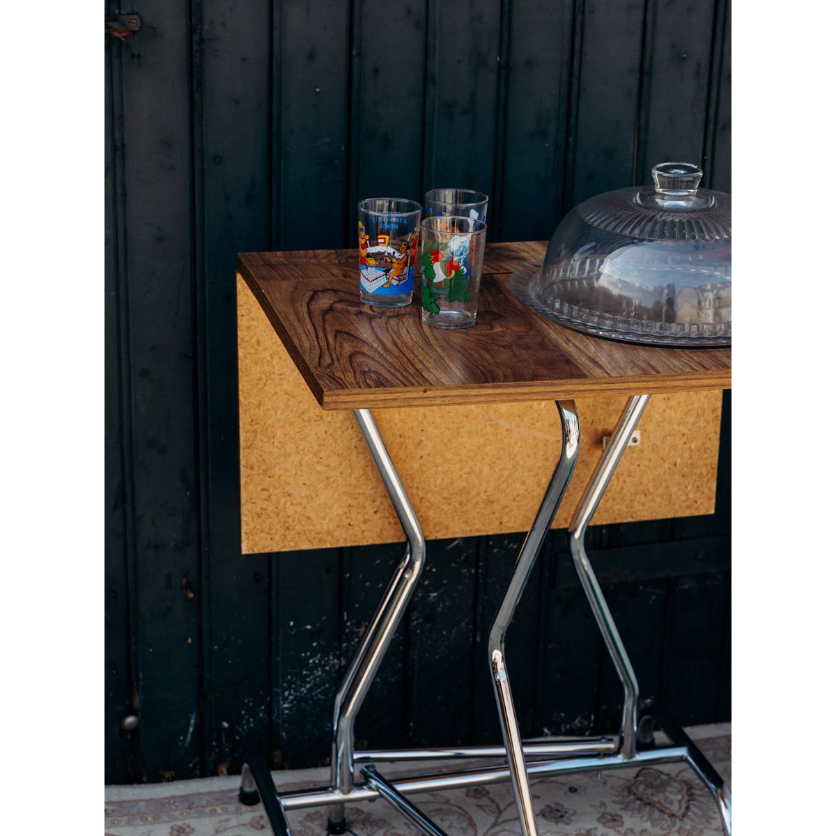 Table à manger en formica Romy N°1327 - Bon état bois foncé, DEBONGOUT