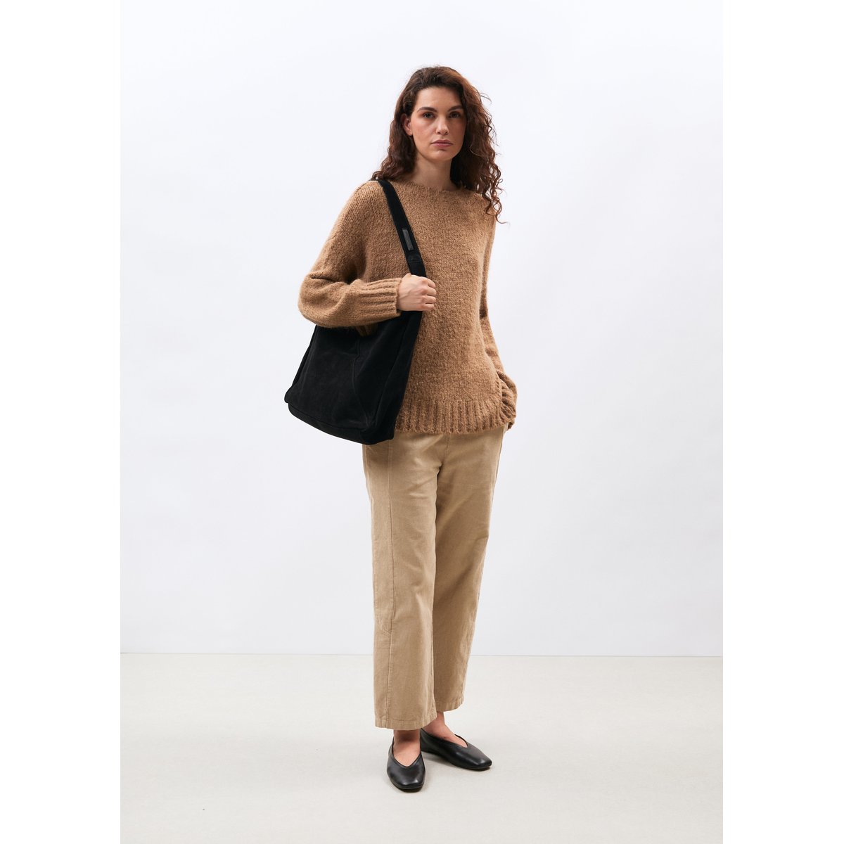Sac hobo en daim noir, HUMILITY