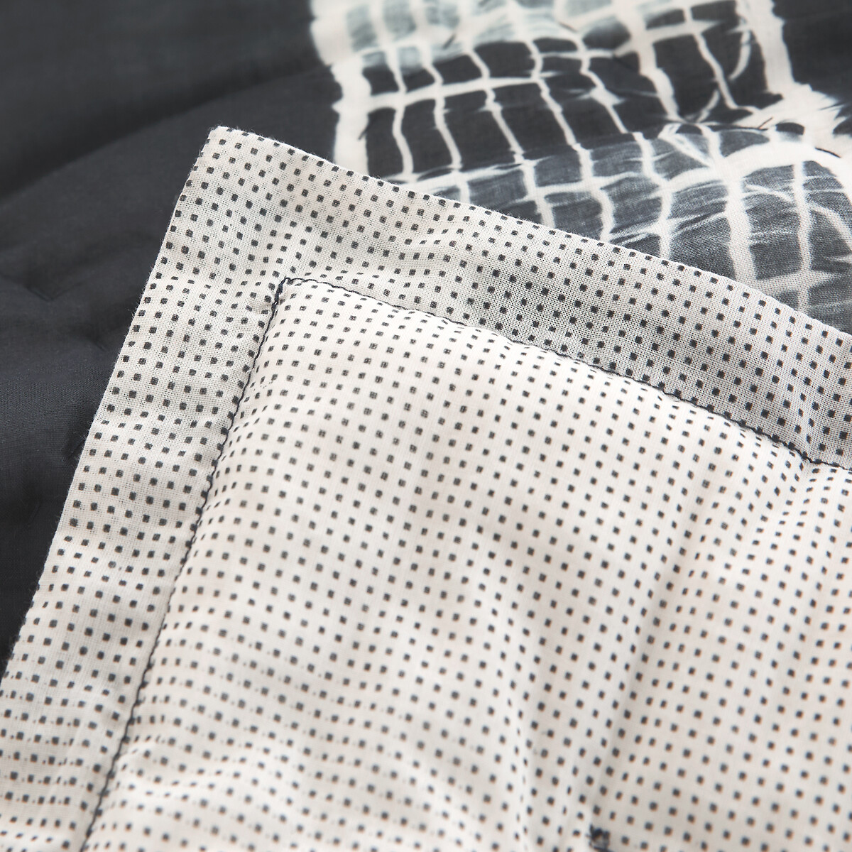 Edredon en coton tie and dye, SIRIO nuit indigo, AM.PM