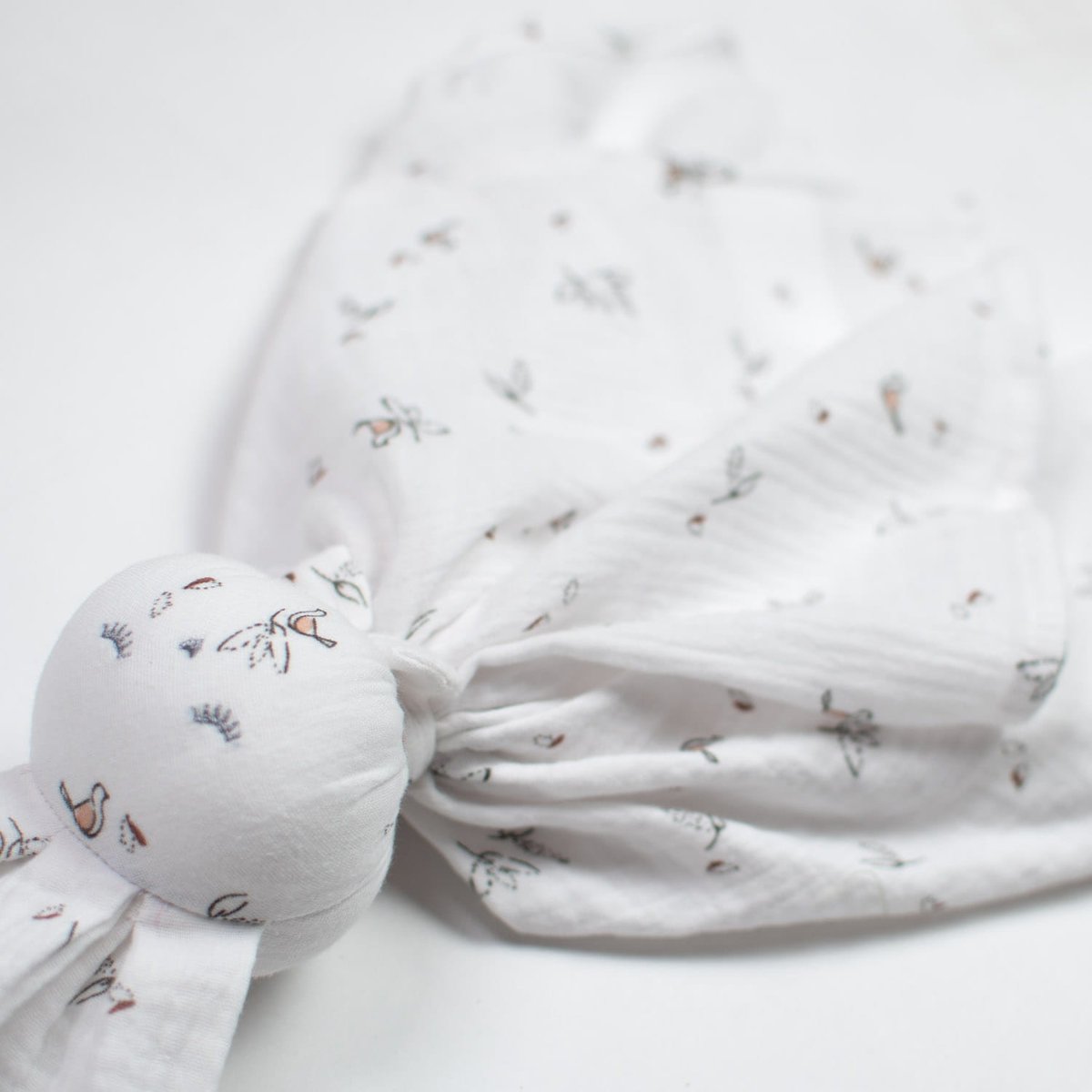 Doudou plat lapin en gaze de coton MELODY melody, blanc imprimé minimaliste, SEVIRA KIDS