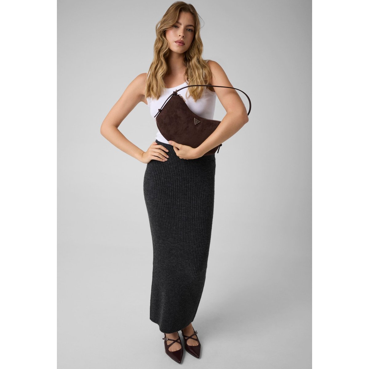 Sac Hobo Melita marron foncé, GUESS