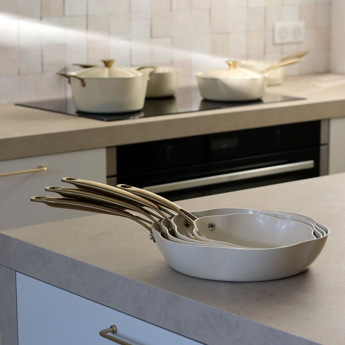 Set de 3 poêles en aluminium recyclé, DAHLIA beige, MENASTYL
