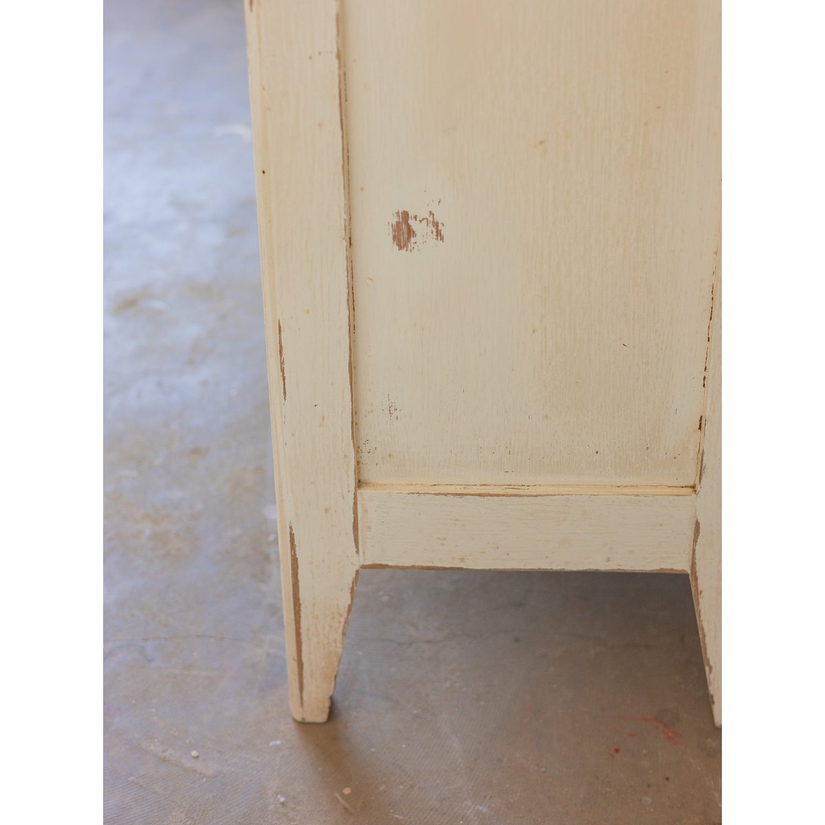 Commode blanc patiné Garance N°746 - Bon état blanc, DEBONGOUT
