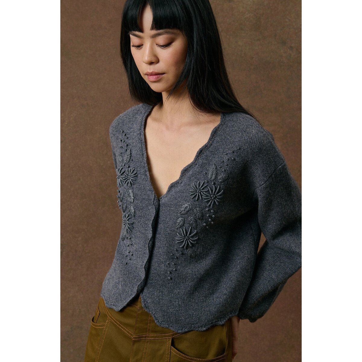 Cardigan col V brodé en laine, LOCHKA gris foncé, LOUISE MISHA