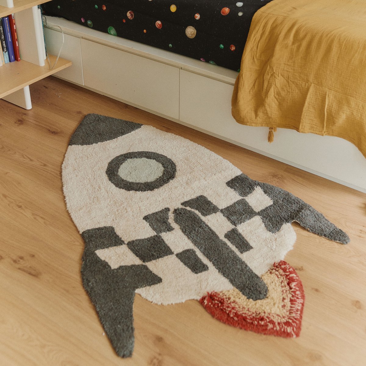 Tapis Lavable Fusée naturel, gris foncé, vert trazo, sauge bleue, miel clair, terre cuite neuve, rouge, LORENA CANALS