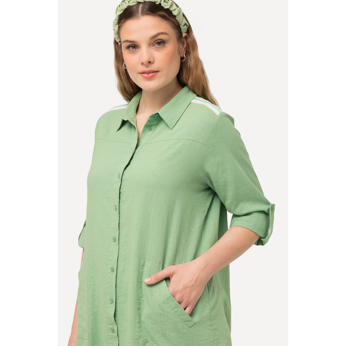 Blouse longue en lin mélangé à col chemise vert clair, ULLA POPKEN